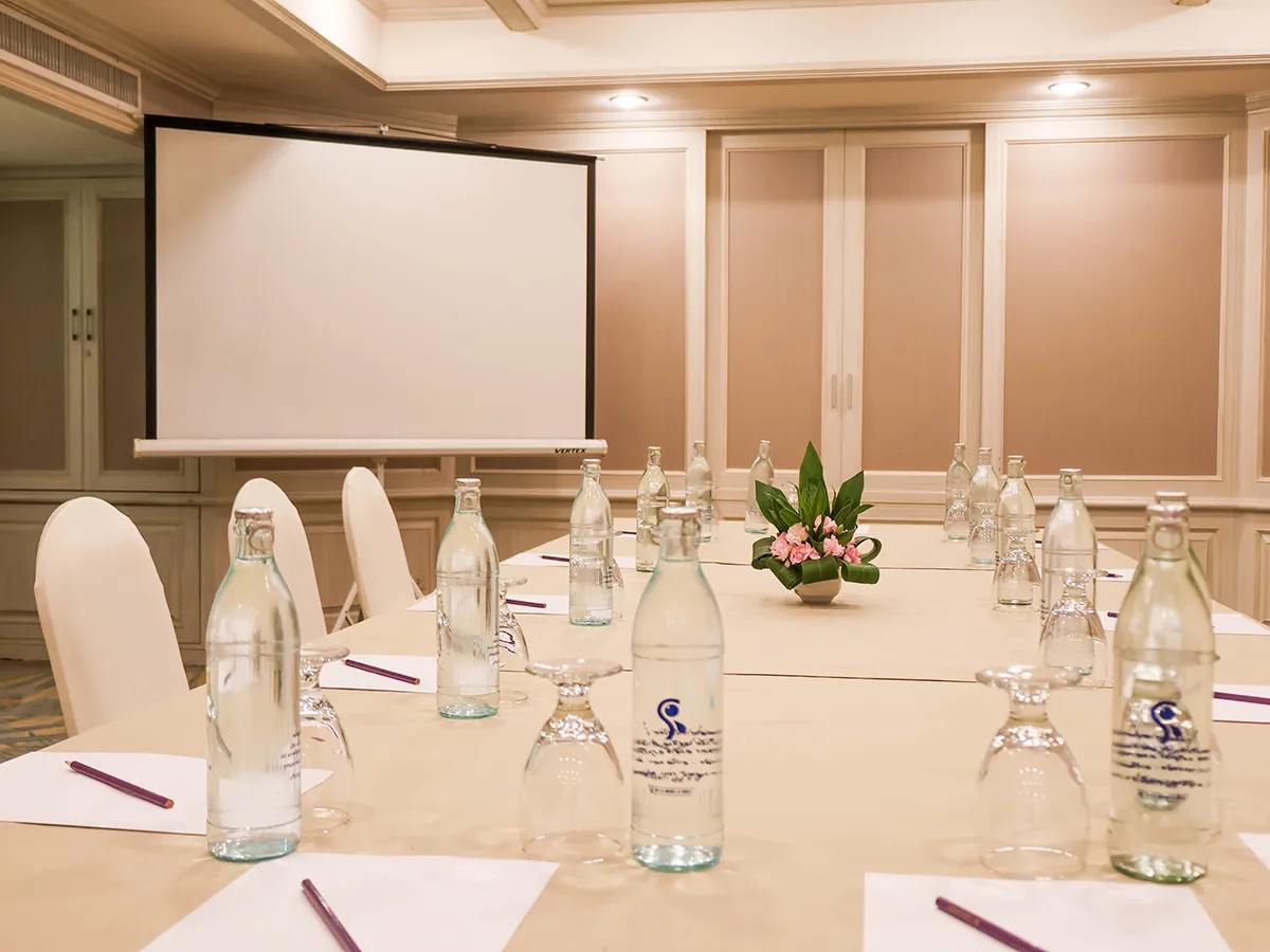 slide-meetings-events-sub-karon-room-2